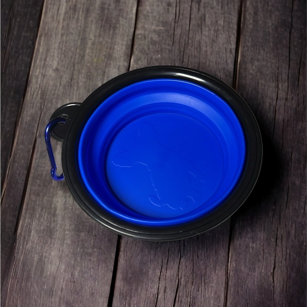 NWT Reusable Pop Open Dog Bowl - Portable w/ Bag Clip